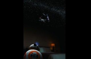 【スター・ウォーズの日】「BB-8」と「R2-D2」の形をした家庭用プラネタリウムが登場！東京の夜空がスターウォーズの世界に２