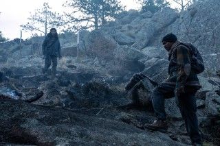 『エレベーション 絶滅ライン』本予告・場面写真解禁―人類絶滅寸前の世界で息子を救うため奮闘する3