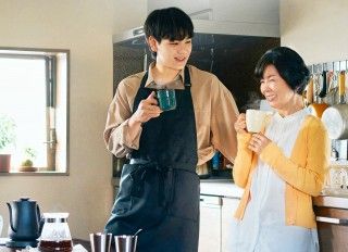 豆原一成(JO1)×市毛良枝W主演『富士山と、コーヒーと、しあわせの数式』新キャスト発表&場面写真解禁3