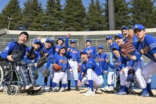 『4アウト ─もう一度、プレイボール─』物語のはじまりを感じる場面写真が到着!スポーツイベントに黒島らの登壇も1