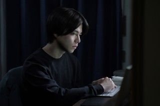 重岡大毅、初挑戦した渾身のタイピング!!『5秒で完全犯罪を生成する方法』メイキング映像初公開1