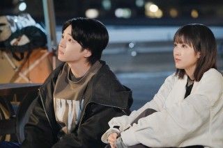 『時給三〇〇円の死神』場面写真解禁!死神らしからぬキュートな笑顔を魅せる福本莉子、西畑大吾との切ない表情も1