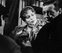 追い詰められた男