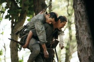 木の上の軍隊のイメージ画像２