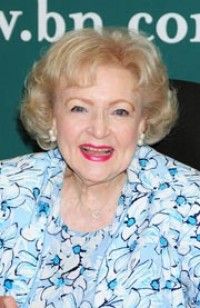 『ザ・ゴールデン・ガールズ』ベティ・ホワイトが死去、99歳