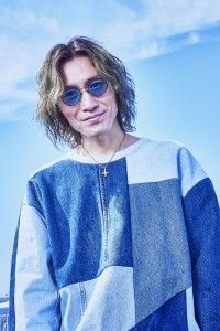 関ジャニ∞安田章大がカリスマ波動アーティストに！中井貴一×佐々木蔵之介Ｗ主演『嘘八百　なにわ夢の陣』