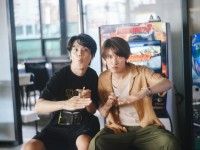 「穏やかな表情から伝わってくる一体感のある現場の雰囲気『（LOVE SONG）』共演者たちとのオフショット解禁」イメージ画像
