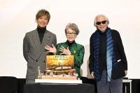 倍賞千恵子がサプライズで木村拓哉の誕生日を祝福！『TOKYOタクシー』通天閣タクシーセレモニー
