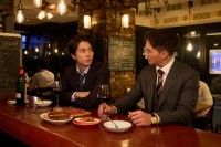 正直不動産営業マン(山下智久)が元同僚の不動産ブローカー(市原隼人)と一触即発！『正直不動産』場面写真解禁
