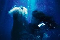 『マッチング TRUE LOVE』土屋太鳳×佐久間大介の水中メイキング映像解禁！笑顔のクランクアップ写真も到着