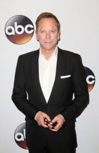 キーファー・サザーランド、3年間極秘交際中!