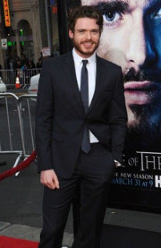 リチャード・マッデンがエリー・バンバーと交際中