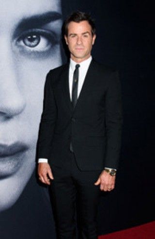 ジャスティン・セロー、近隣住民を不法侵入で提訴