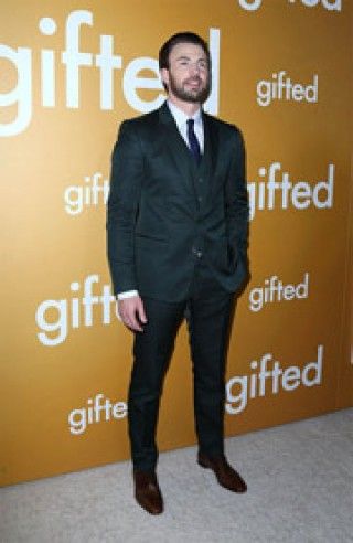 クリス・エヴァンス、ニール・ブロムカンプ監督最新作に出演へ
