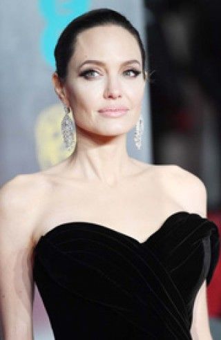 アンジェリーナ・ジョリー、離婚成立まで子供たちを国外に連れ出せない!?