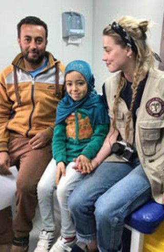 アンバー・ハード、シリア難民のための募金を呼び掛ける