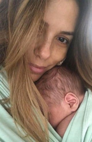 エヴァ・ロンゴリア、出産から1ヵ月足らずで職場復帰