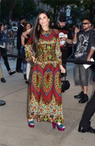 デミ・ムーア、クレジットカード詐欺被害に