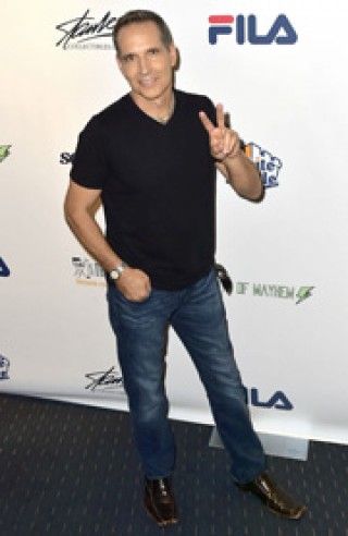 トッド・マクファーレン監督、映画版『スポーン』はダークな作風に