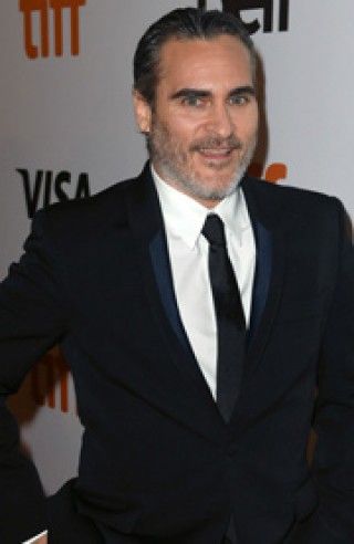 ホアキン・フェニックス、亡き兄リヴァーへ感謝!