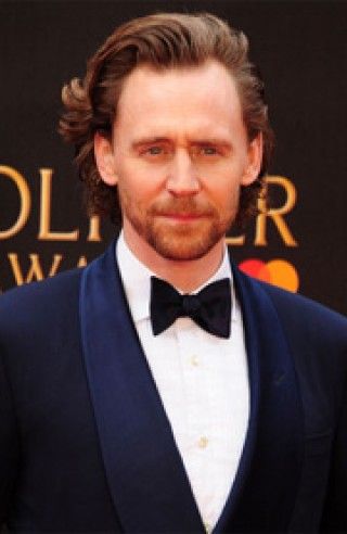 トム・ヒドルストン、『アベンジャーズ』でクリス・ヘムズワースに顔面パンチを要求!?