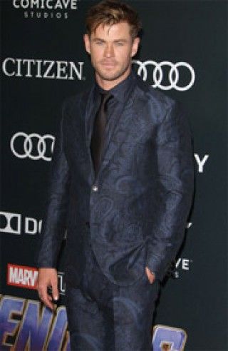 クリス・ヘムズワース、アベンジャーズの面々と『サボテン・ブラザース!』!?