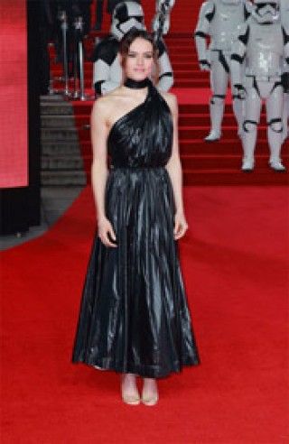 『スター・ウォーズ』新作、レイとカイロ・レンの複雑な関係が描かれる!?