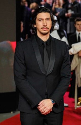 アダム・ドライバー、「スター・ウォーズ」のセットから小道具を持ち帰る