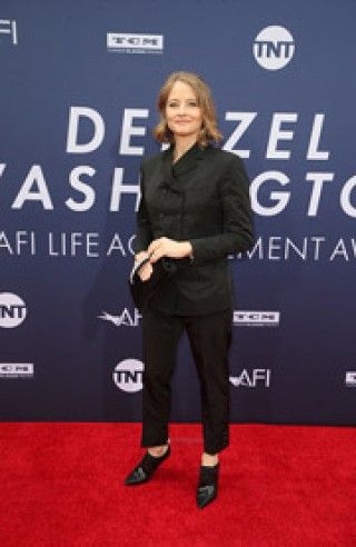 ジョディ・フォスター、モナ・リザ盗難事件を扱った映画を監督へ
