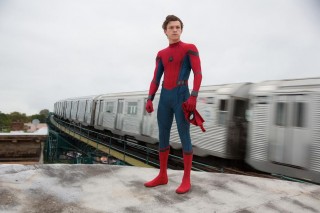 天才発明家スターク(アイアンマン)が作った新スパイダーマンスーツの全容が明らかに！『スパイダーマン：ホームカミング』解禁情報