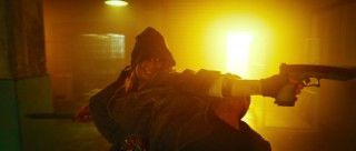 脅威の47キル！サマラ・ウィーヴィング、最凶の殺し屋アクション映像解禁『ガンズ・アキンボ』