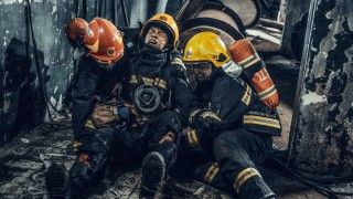 『フラッシュオーバー 炎の消防隊』予告映像＆場面写真解禁 未曽有の大規模爆発事故が発生!人々の運命は消防士たちに託された３