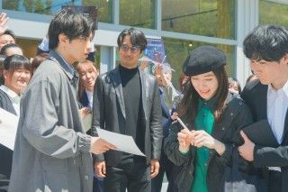 結婚していたはずの二人は、一夜にして赤の他人に?!『知らないカノジョ』リク（中島健人）とミナミ（milet）の場面写真解禁