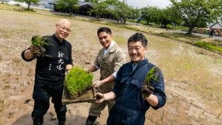 市原隼人がサプライズ登場！田んぼアート“描かれる本人”が田植え『おいしい給食 炎の修学旅行』２