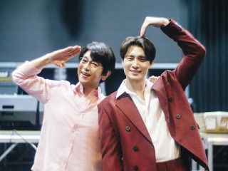 穏やかな表情から伝わってくる一体感のある現場の雰囲気『（LOVE SONG）』共演者たちとのオフショット解禁２