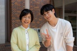 市毛良枝、夢をかなえるために豆原一成(JO1)と大学生に!『富士山と、コーヒーと、しあわせの数式』メイキング映像解禁