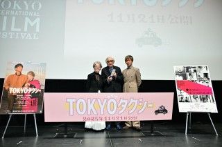 倍賞千恵子、木村拓哉から山田洋次へ花束贈呈＆熱いハグ！『TOKYOタクシー』第38回東京国際映画祭舞台挨拶１