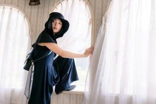 窓から脱出する田中麗奈、真っ赤なシャツの森崎ウィン『黄金泥棒』場面写真19点一挙解禁１