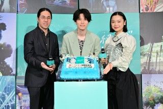 特製ケーキで祝福!!『花緑青が明ける日に』ジャパンプレミア 萩原利久の運命を変えたまさかの人物とは？１