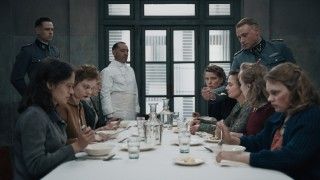 食べて死ぬか? 撃たれて死ぬか?『ヒトラーの毒見役』7月31日(金)公開決定&ポスタービジュアル解禁