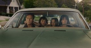 J.J.エイブラムス製作×アン・ハサウェイ＆ユアン・マクレガーW主演『オークストリートの異変』日本版ティザーポスター解禁