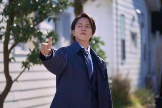 山下智久、英語で海外詐欺師と対峙！『正直不動産』アメリカでも永瀬に“突風”が吹きつける!?本編映像解禁２