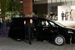 札束ばらまき再現！？パクジファン、サプライズ登場『TOKYO BURST-犯罪都市-』公開直前 歌舞伎町凱旋イベント２