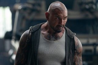 デイヴ・バウティスタが名画を巡って大暴れ！『アフターバーン　世紀末の秘宝』予告編・本ポスター・場面カット解禁２