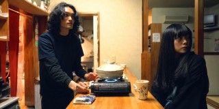 撮影監督ドゥ・ジエの長編監督デビュー作。四国の果てで出会う二人の孤独と再生を描く「椰子の高さ」２