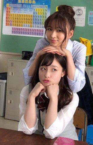 『午前0時、キスしに来てよ』岡崎紗絵の出演決定!橋本環奈との制服オフショットも解禁!
