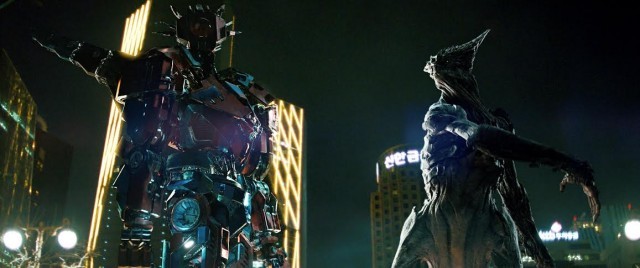 怪獣に平手打ち喰らうロボット 謎の巨大ロボット出現 映画 シンクロナイズドモンスター 映画の時間